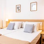Apartment F & B Collection - 2 Bedroom Flat *