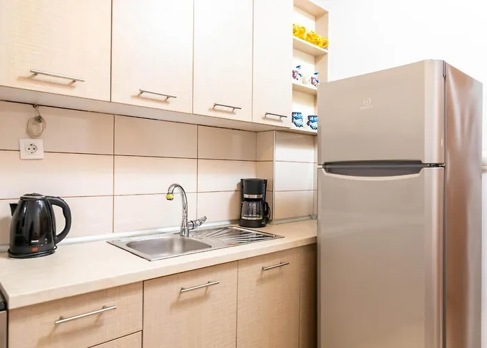 F & B Collection - 2 Bedroom Flat Apartment